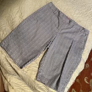 IZOD White, Blue Polka Dot Shorts, Size 4, front zip, 3 pockets, Cotton Spandex